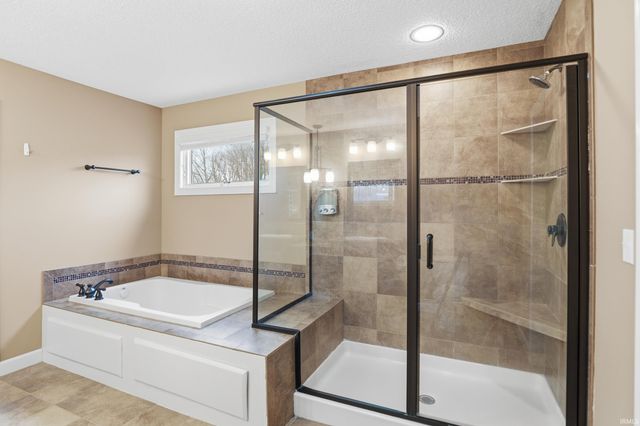 3018 Caradoza Cove, Fort Wayne, IN 46825