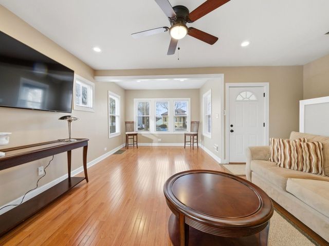 1627 S 14th Avenue, Maywood, IL 60153