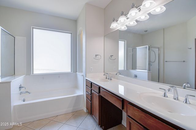 250 W QUEEN CREEK Road 249, Chandler, AZ 85248