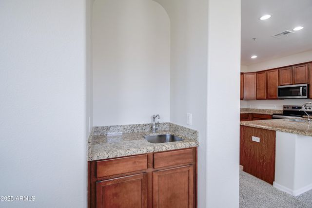 250 W QUEEN CREEK Road 249, Chandler, AZ 85248