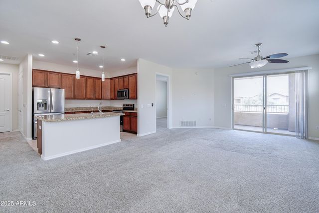 250 W QUEEN CREEK Road 249, Chandler, AZ 85248