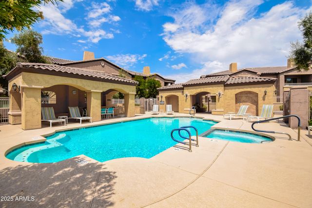 250 W QUEEN CREEK Road 249, Chandler, AZ 85248