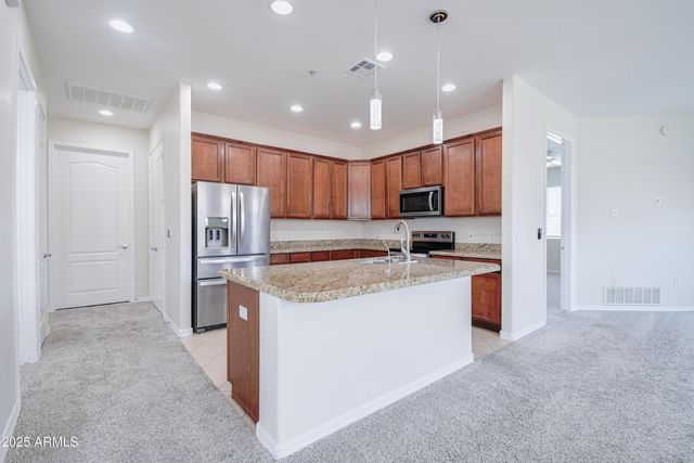 250 W QUEEN CREEK Road 249, Chandler, AZ 85248