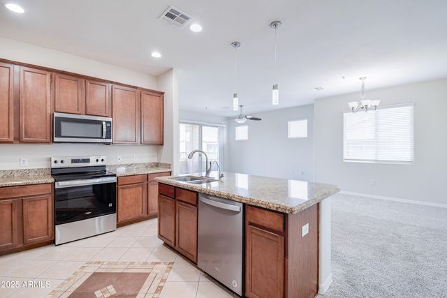 250 W QUEEN CREEK Road 249, Chandler, AZ 85248