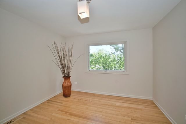 186 W Scranton Avenue, Lake Bluff, IL 60044