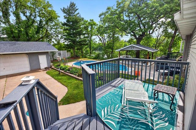 79 Long Lake Road, Mahtomedi, MN 55115