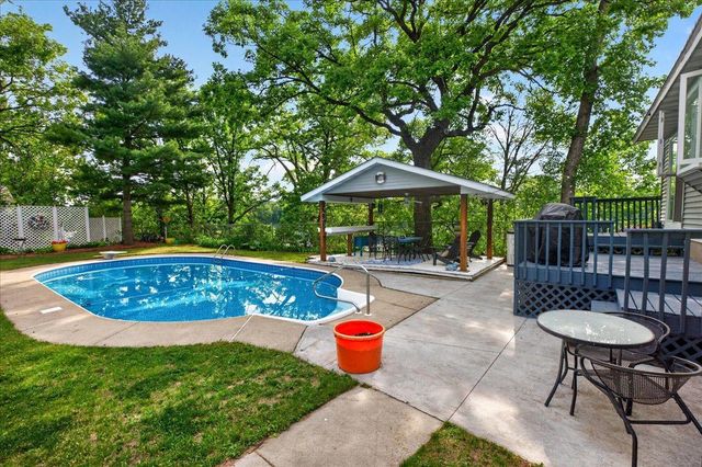 79 Long Lake Road, Mahtomedi, MN 55115