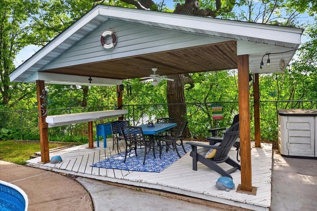 79 Long Lake Road, Mahtomedi, MN 55115