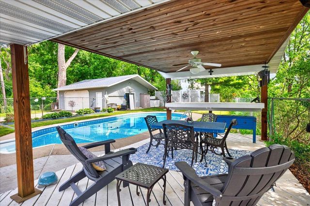 79 Long Lake Road, Mahtomedi, MN 55115