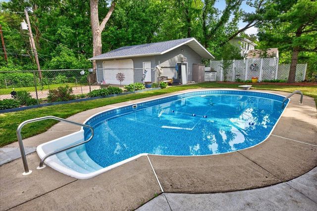 79 Long Lake Road, Mahtomedi, MN 55115