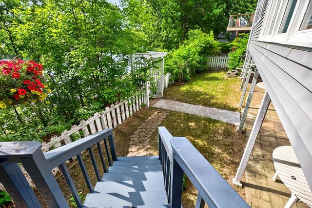79 Long Lake Road, Mahtomedi, MN 55115