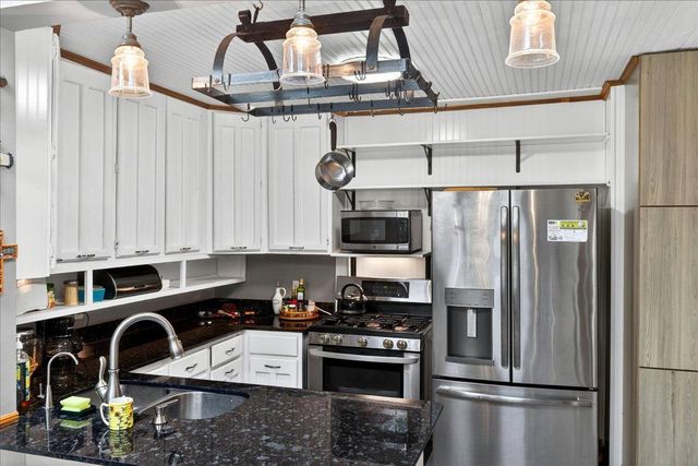 79 Long Lake Road, Mahtomedi, MN 55115