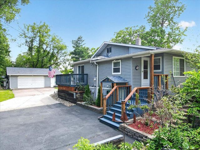 79 Long Lake Road, Mahtomedi, MN 55115