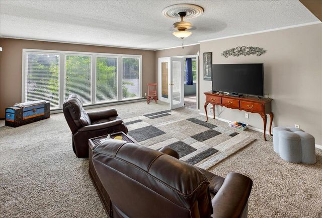 79 Long Lake Road, Mahtomedi, MN 55115