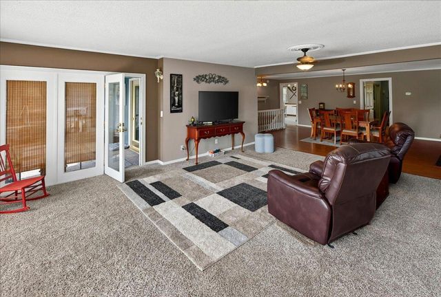 79 Long Lake Road, Mahtomedi, MN 55115