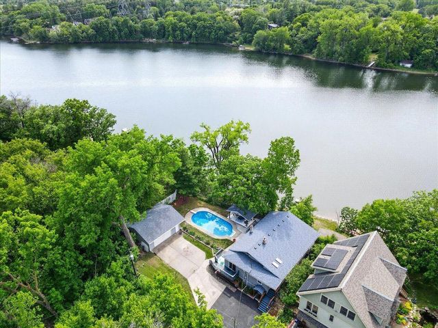 79 Long Lake Road, Mahtomedi, MN 55115