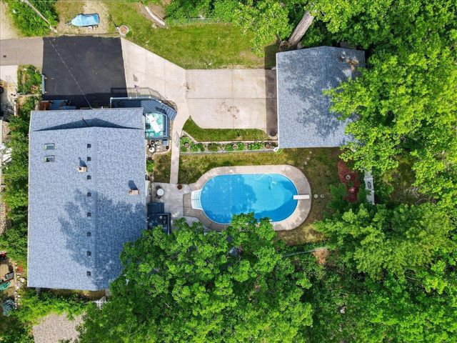 79 Long Lake Road, Mahtomedi, MN 55115