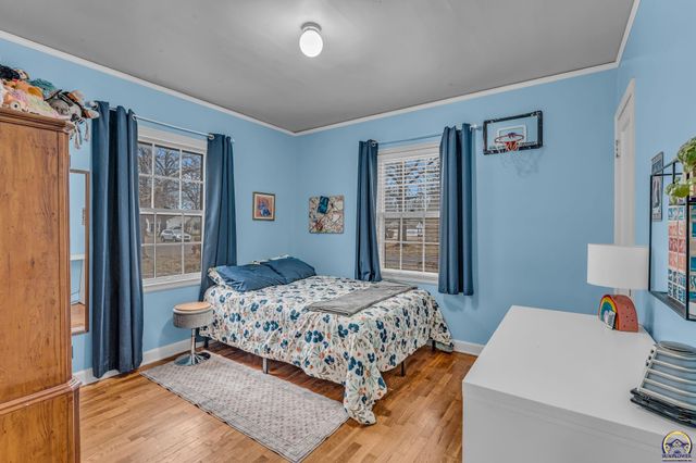 1944 SW Bowman CT, Topeka, KS 66604