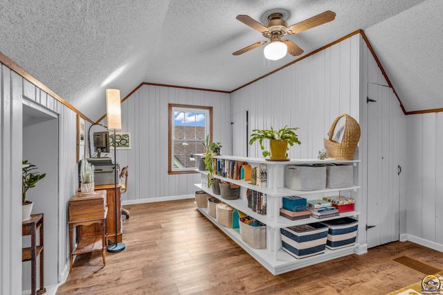 1944 SW Bowman CT, Topeka, KS 66604