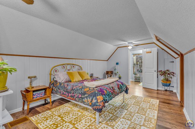 1944 SW Bowman CT, Topeka, KS 66604