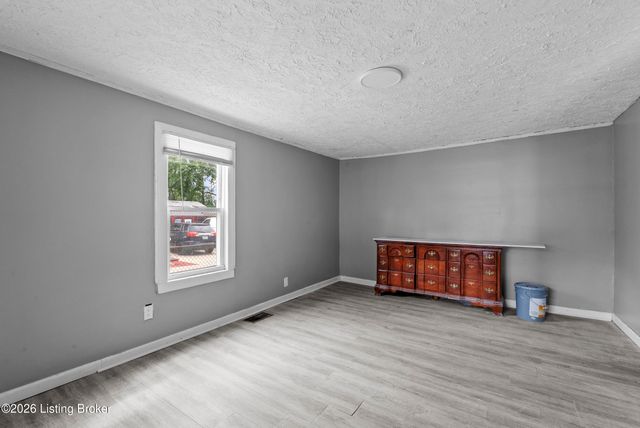 1516 S 31st St, Louisville, KY 40211
