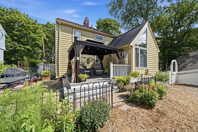12 Chester St, Arlington, MA 02476
