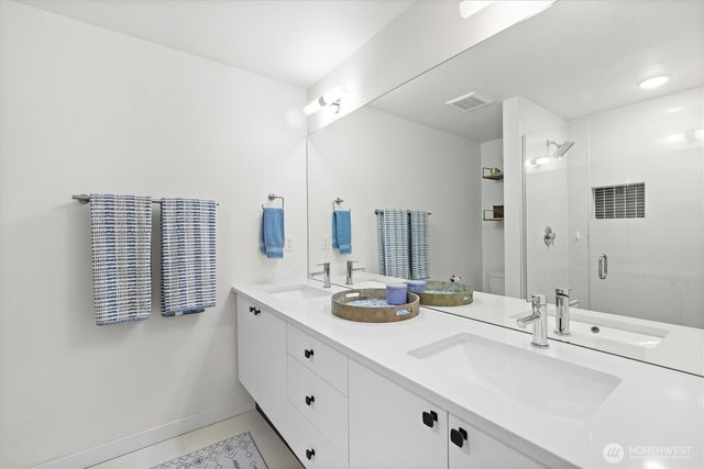 2030 15th Avenue S, Seattle, WA 98144