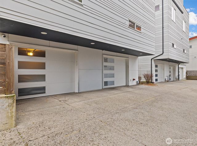 2030 15th Avenue S, Seattle, WA 98144