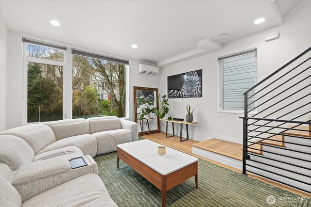 2030 15th Avenue S, Seattle, WA 98144