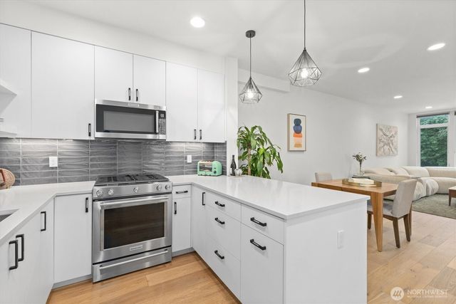 2030 15th Avenue S, Seattle, WA 98144