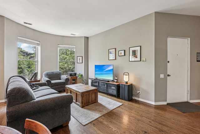 700 W Cornelia Avenue 3E, Chicago, IL 60657
