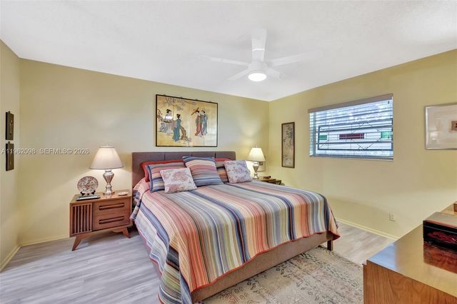 4000 NW 44th Ave 405, Lauderdale Lakes, FL 33319