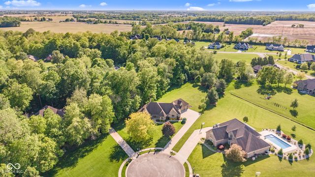 1538 E Grey Feather Trail, Greenfield, IN 46140