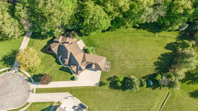 1538 E Grey Feather Trail, Greenfield, IN 46140