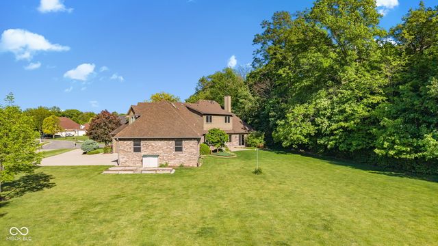 1538 E Grey Feather Trail, Greenfield, IN 46140