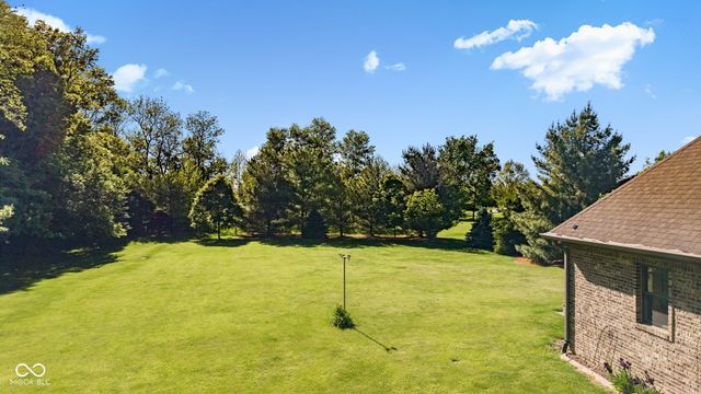 1538 E Grey Feather Trail, Greenfield, IN 46140
