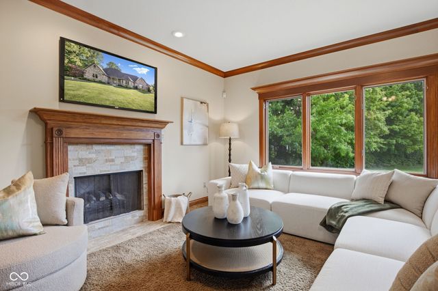 1538 E Grey Feather Trail, Greenfield, IN 46140