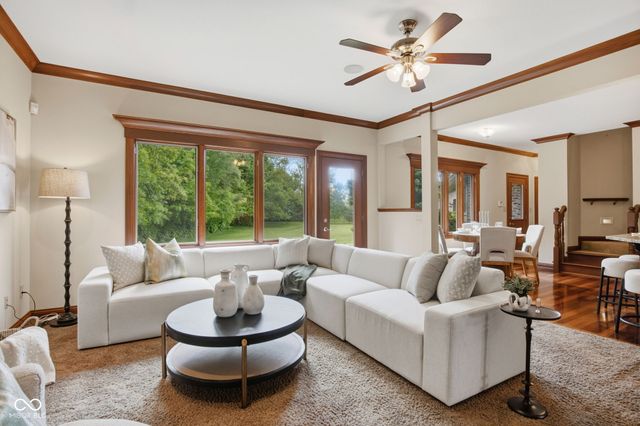 1538 E Grey Feather Trail, Greenfield, IN 46140