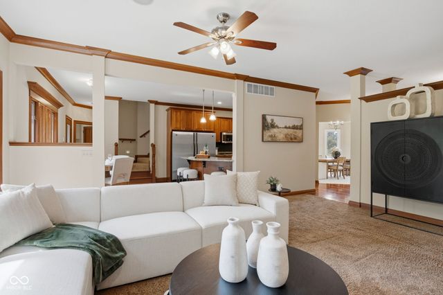 1538 E Grey Feather Trail, Greenfield, IN 46140