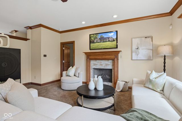 1538 E Grey Feather Trail, Greenfield, IN 46140
