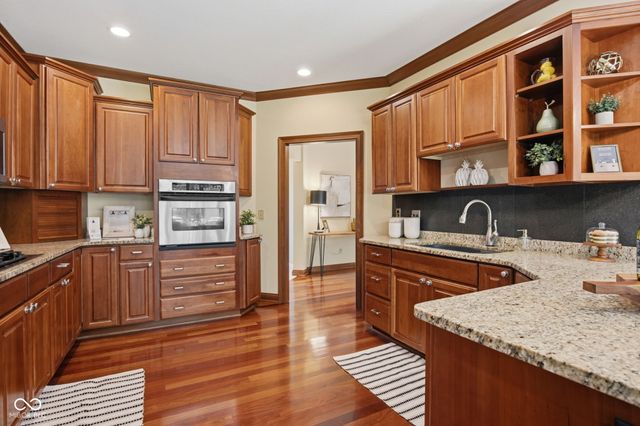 1538 E Grey Feather Trail, Greenfield, IN 46140