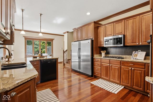 1538 E Grey Feather Trail, Greenfield, IN 46140