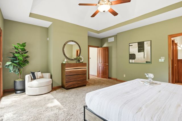 1538 E Grey Feather Trail, Greenfield, IN 46140