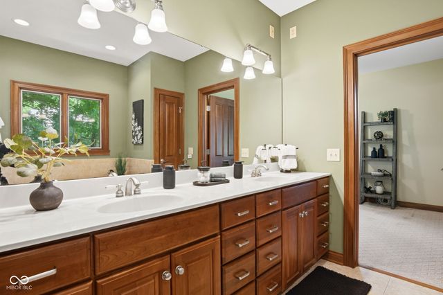 1538 E Grey Feather Trail, Greenfield, IN 46140