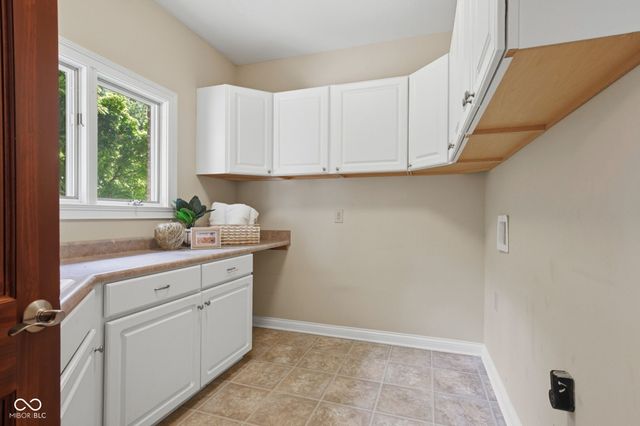 1538 E Grey Feather Trail, Greenfield, IN 46140