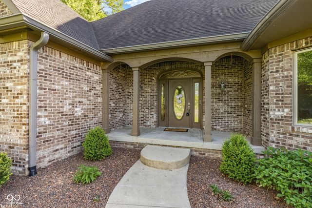 1538 E Grey Feather Trail, Greenfield, IN 46140