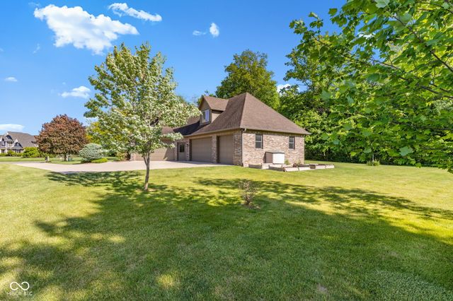 1538 E Grey Feather Trail, Greenfield, IN 46140