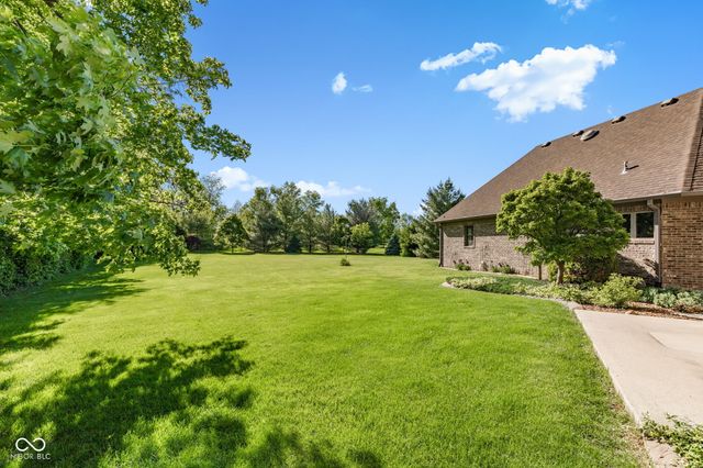 1538 E Grey Feather Trail, Greenfield, IN 46140