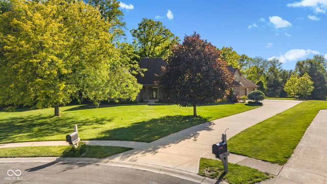 1538 E Grey Feather Trail, Greenfield, IN 46140