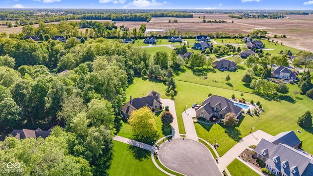 1538 E Grey Feather Trail, Greenfield, IN 46140